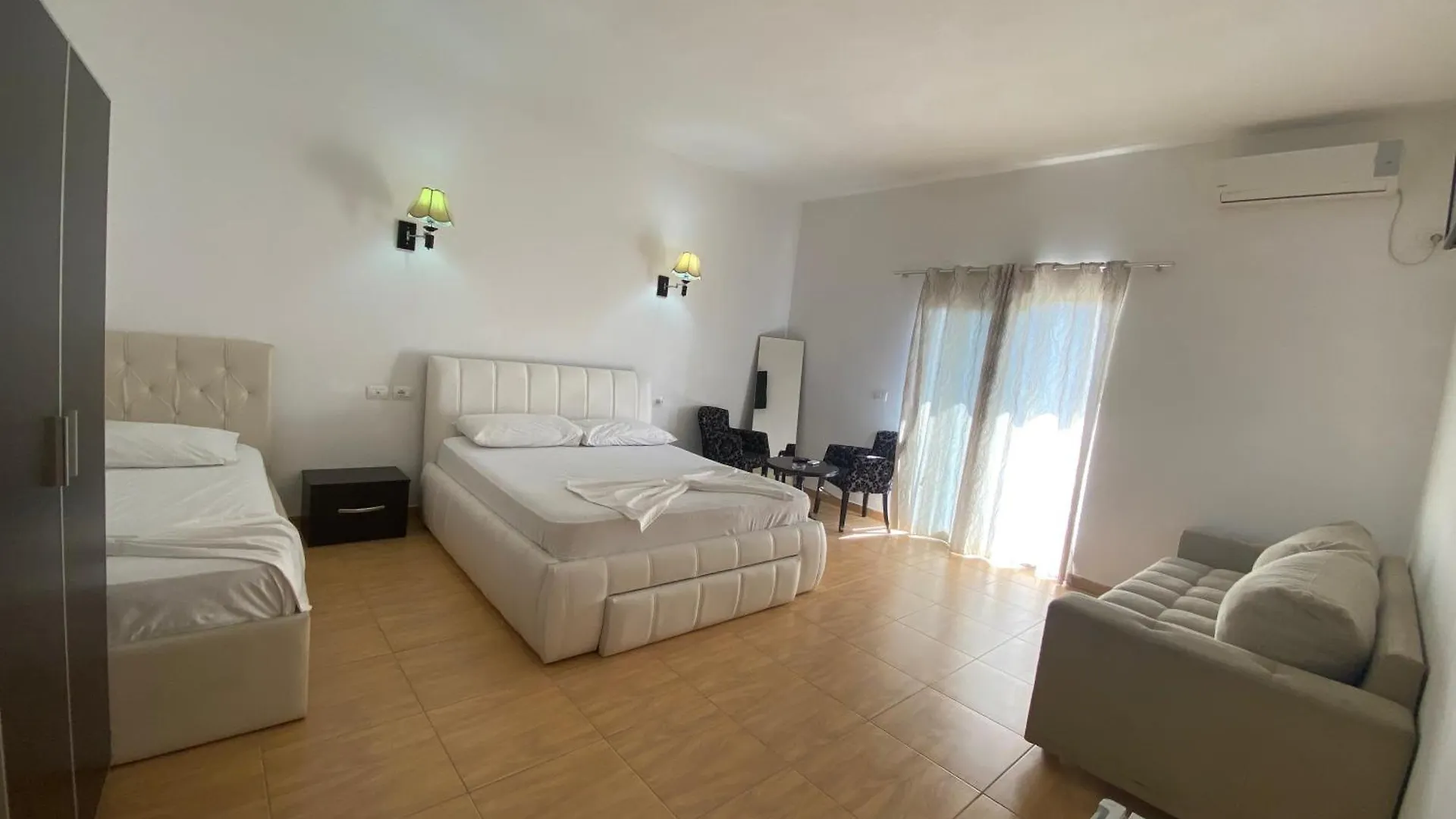 Hotel Velipoja Park
