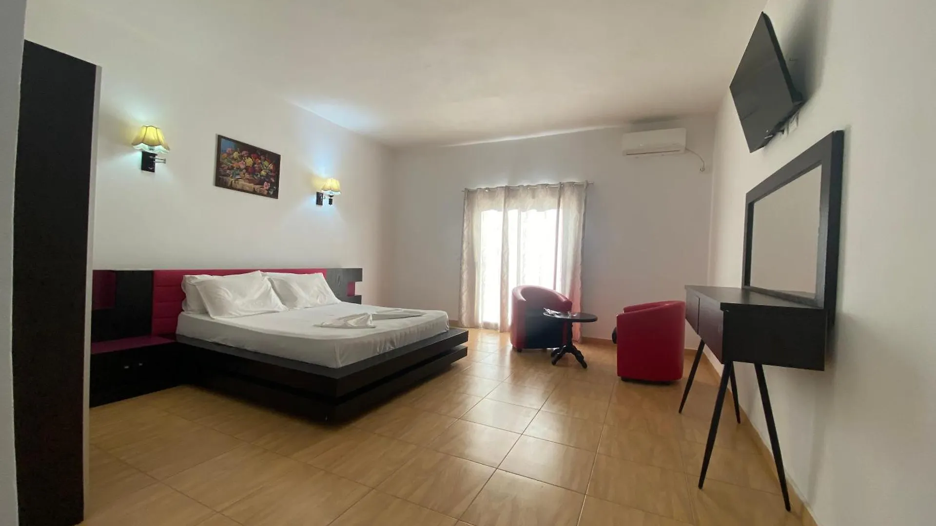Hotel Velipoja Park